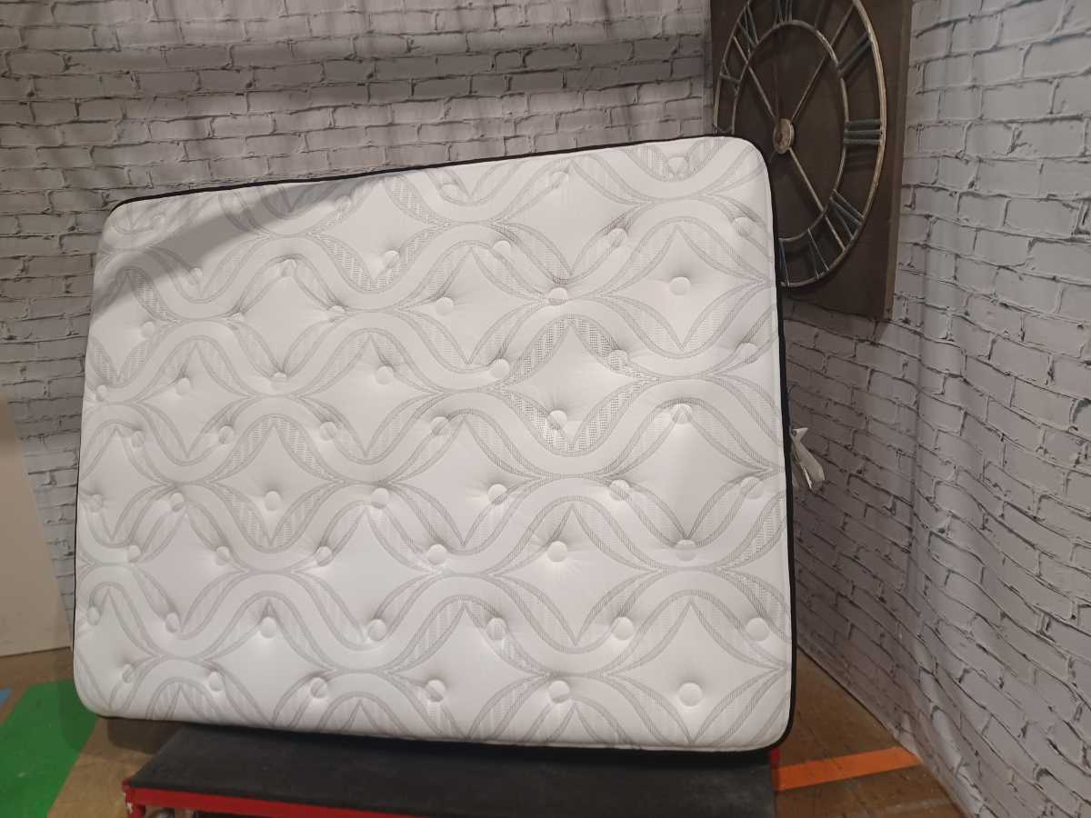 Ashley Sleep Essentials 12 Inch Hybrid - Queen - Gallery Image 8